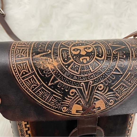 Vintage Hand Tooled Hard Leather Bag - Picture 3 of 11